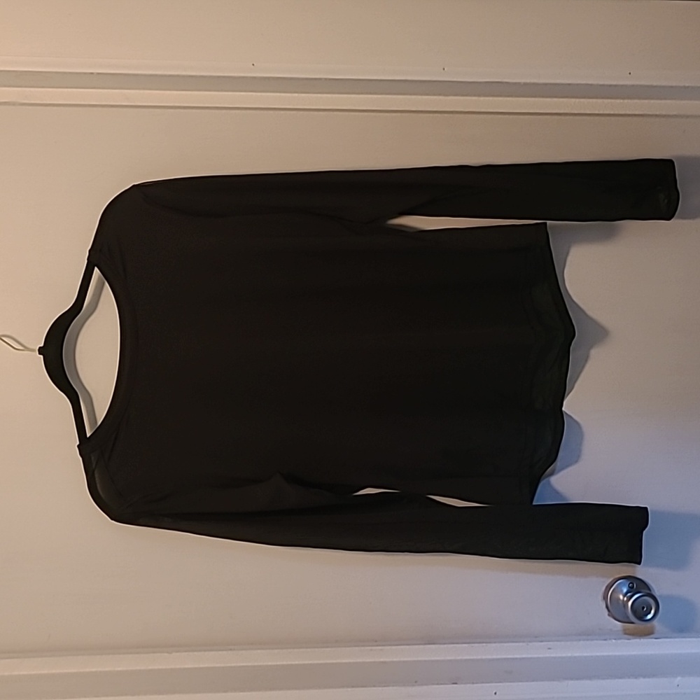 Victoria sport black workout top